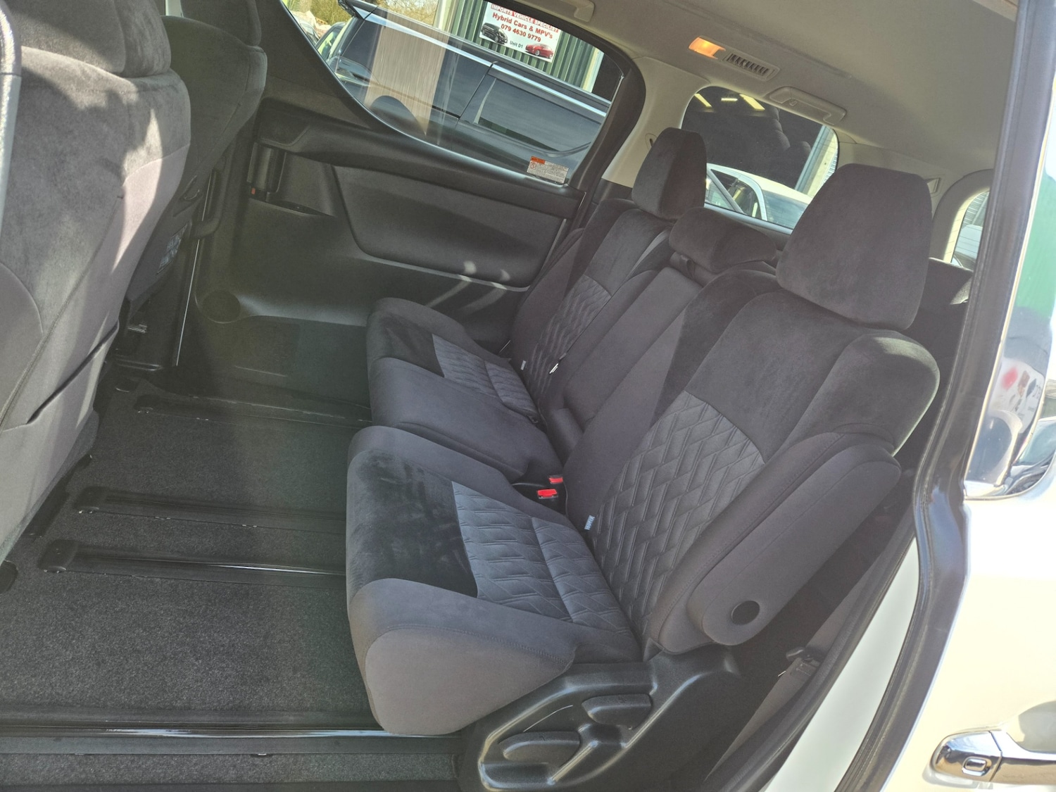 Used Toyota Vellfire 2018 for sale - 77663530: Photo 9