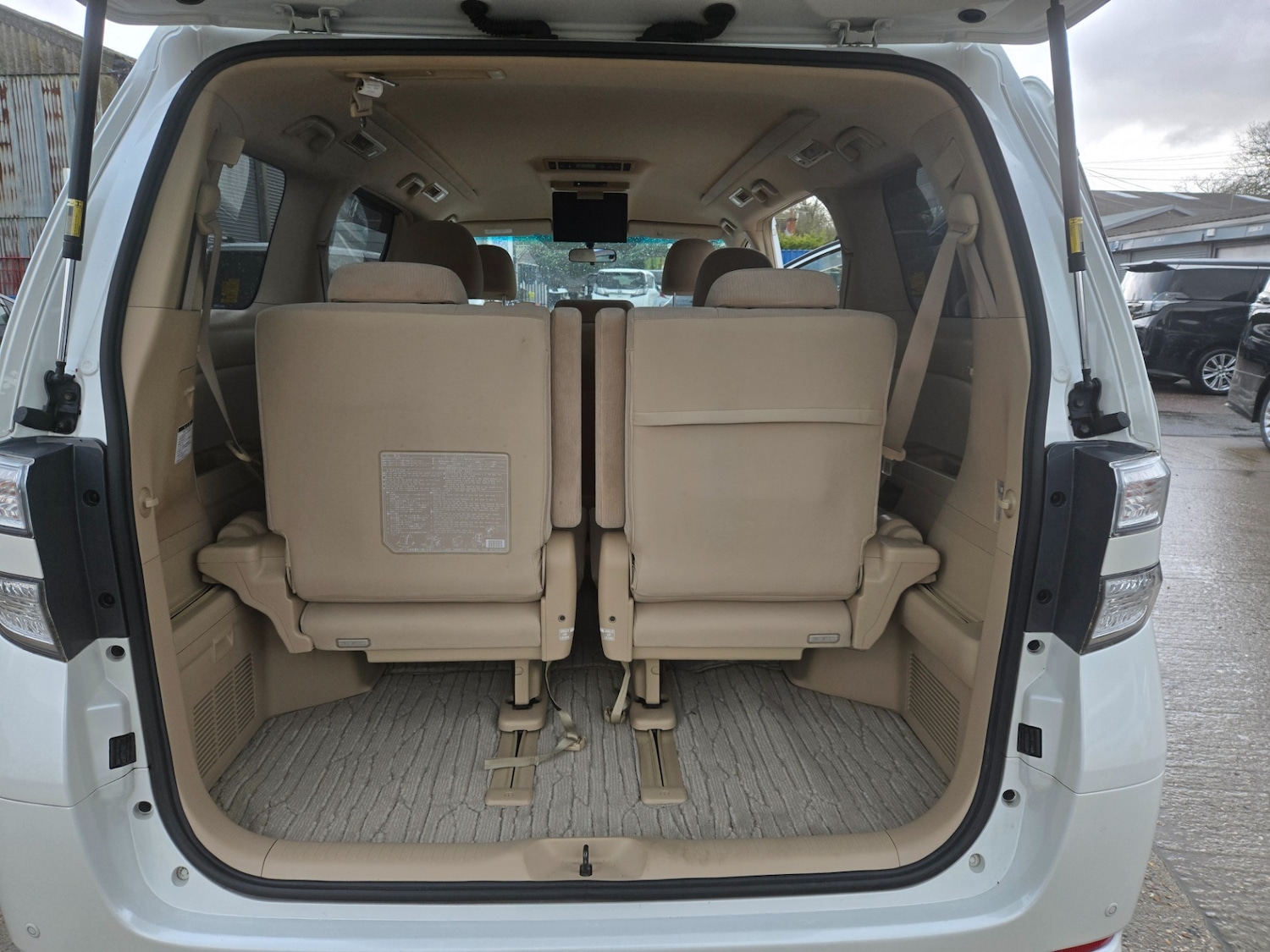 Used Toyota Vellfire 2026 for sale - 77742549: Photo 10