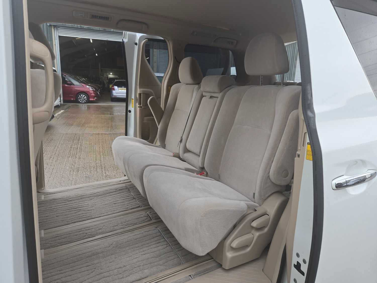 Used Toyota Vellfire 2026 for sale - 77742549: Photo 12