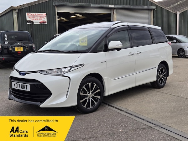 Used Toyota Estima 2017 for sale - 75673700: Photo 2