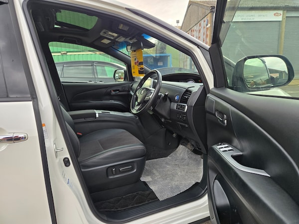 Used Toyota Estima 2017 for sale - 75673700: Photo 8