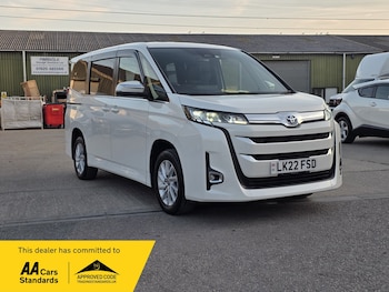 Used Toyota Voxy 2022 for sale - 79476855: Photo