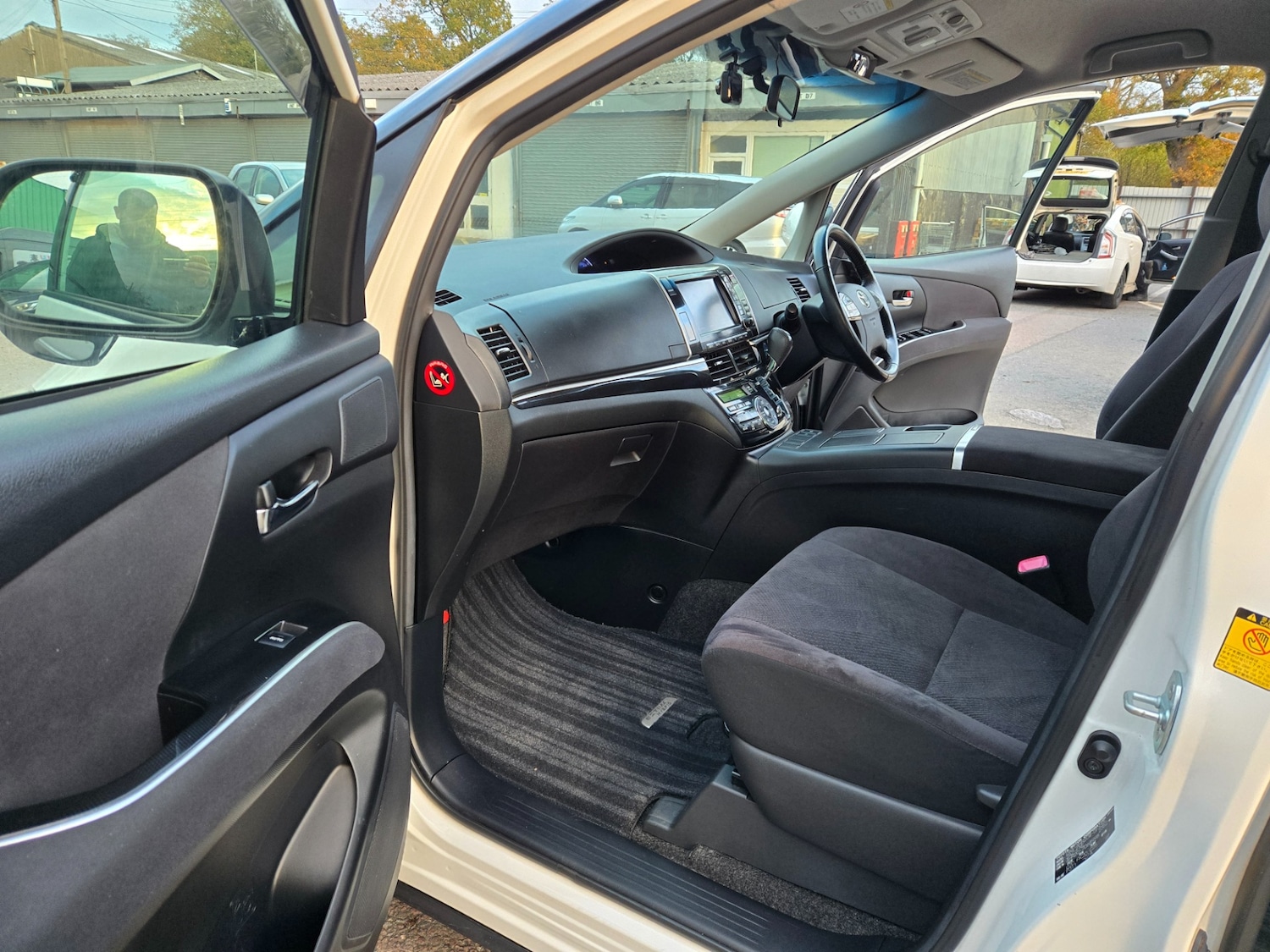 Used Toyota Estima 2012 for sale - 76596646: Photo 12