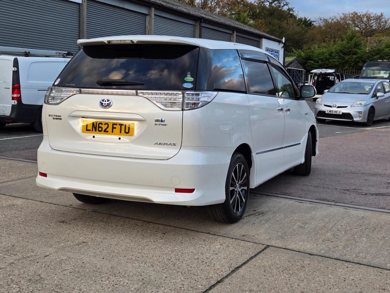 Used Toyota Estima 2012 for sale - 76596646: Photo 6