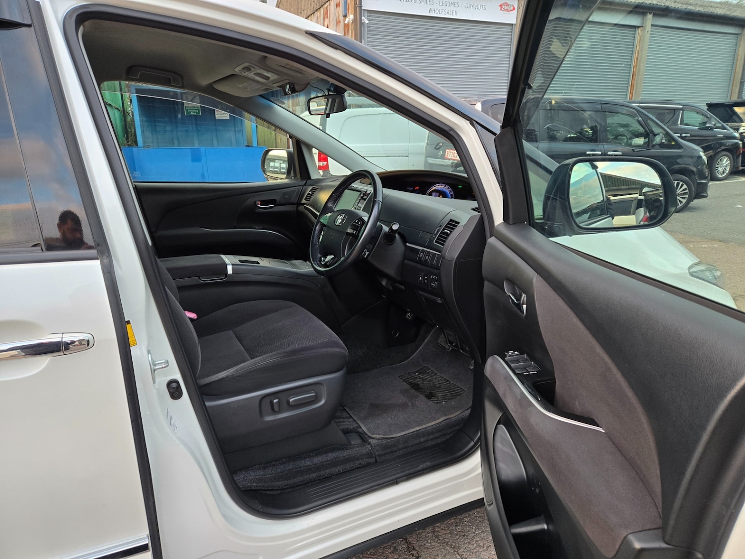 Used Toyota Estima 2012 for sale - 76596646: Photo 7