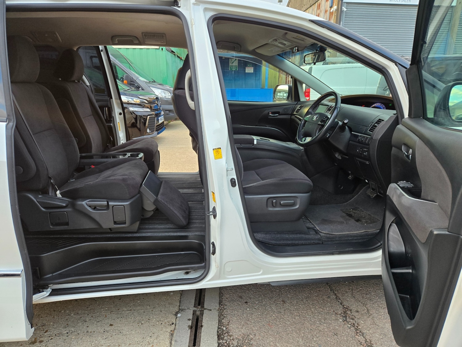 Used Toyota Estima 2012 for sale - 76596646: Photo 8