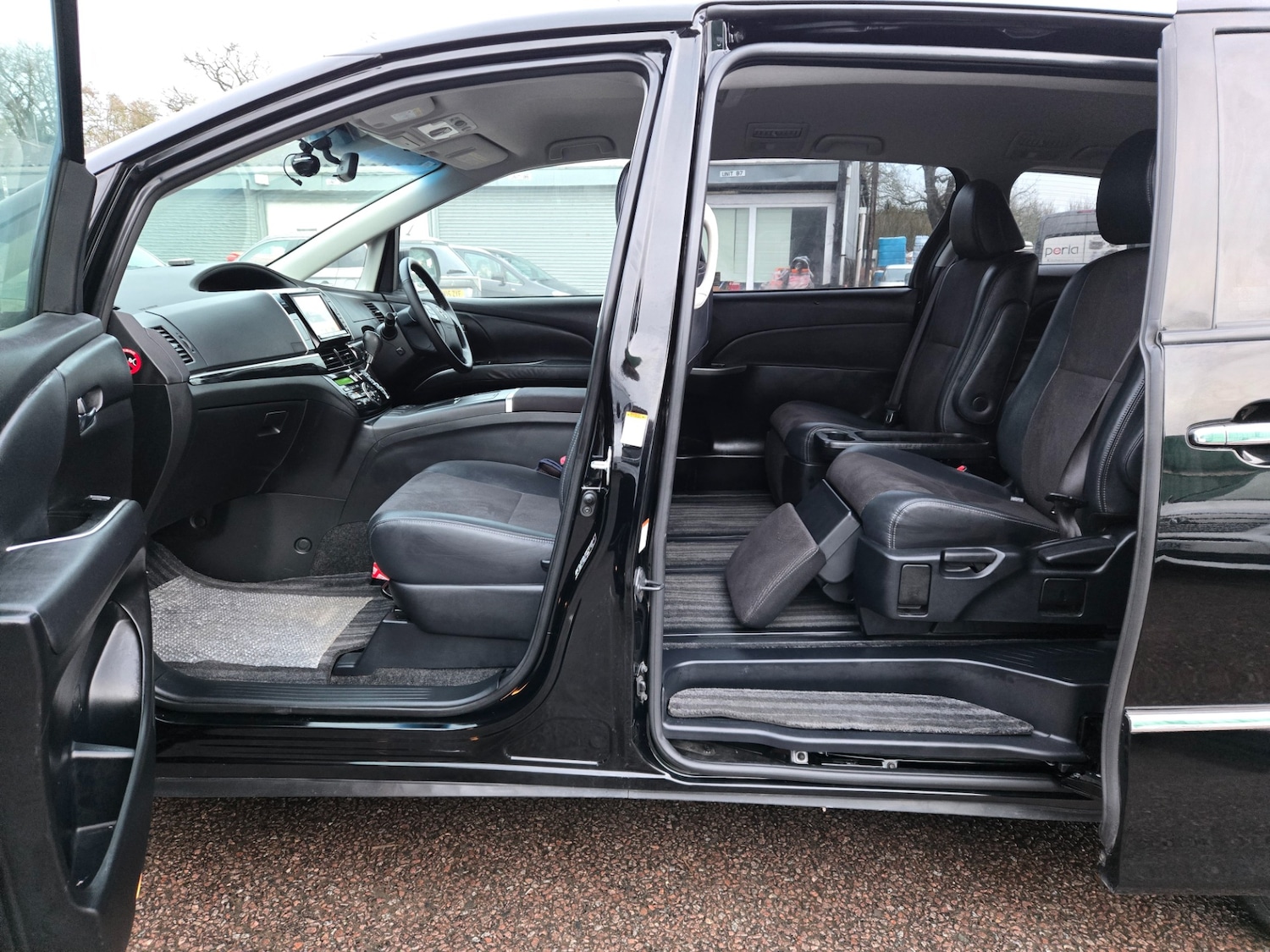 Used Toyota Estima 2026 for sale - 77562600: Photo 7