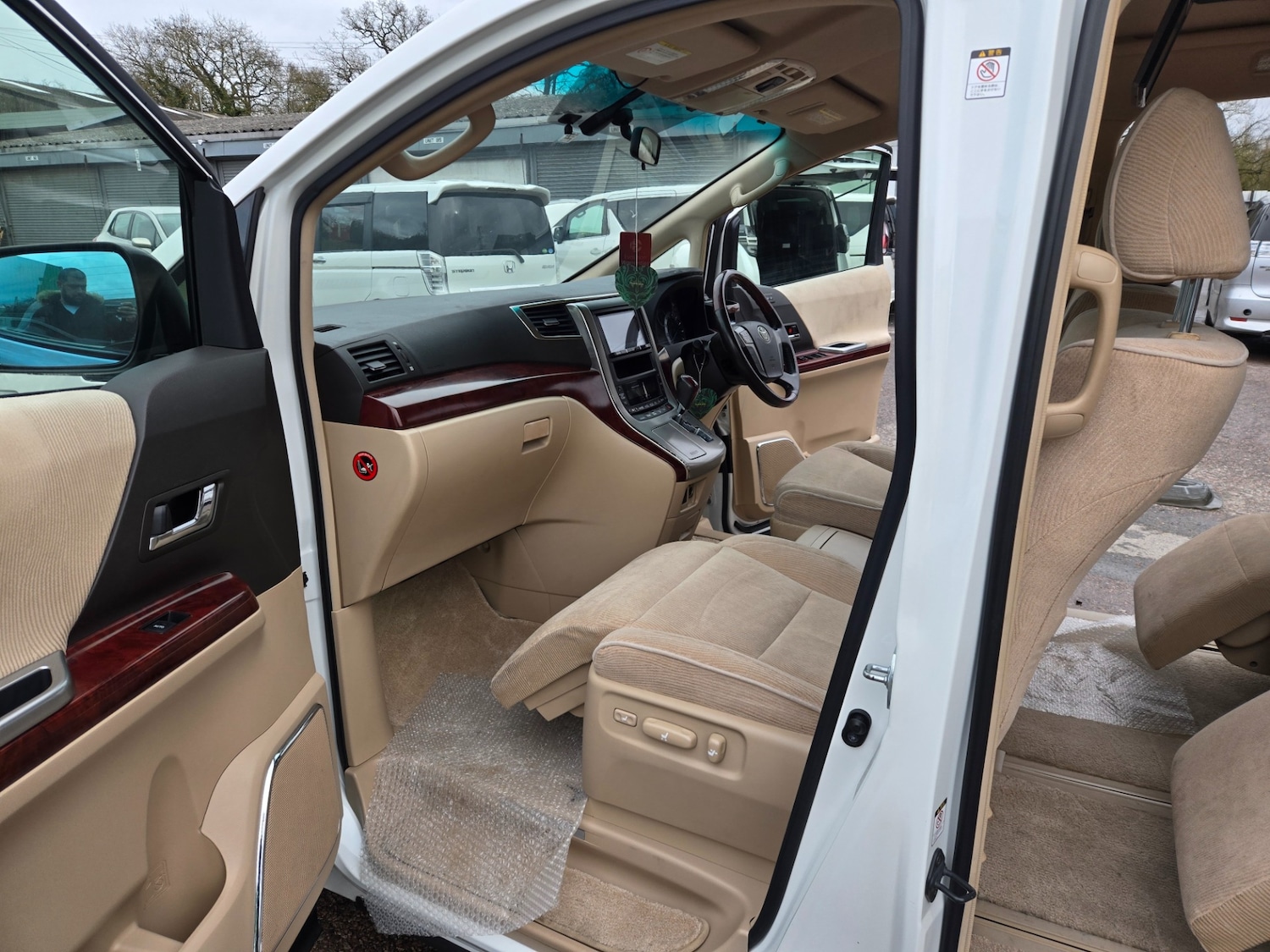 Used Toyota Vellfire 2024 for sale - 77664881: Photo 14