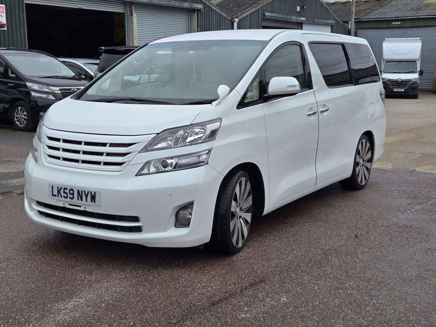 Used Toyota Vellfire 2024 for sale - 77664881: Photo 3