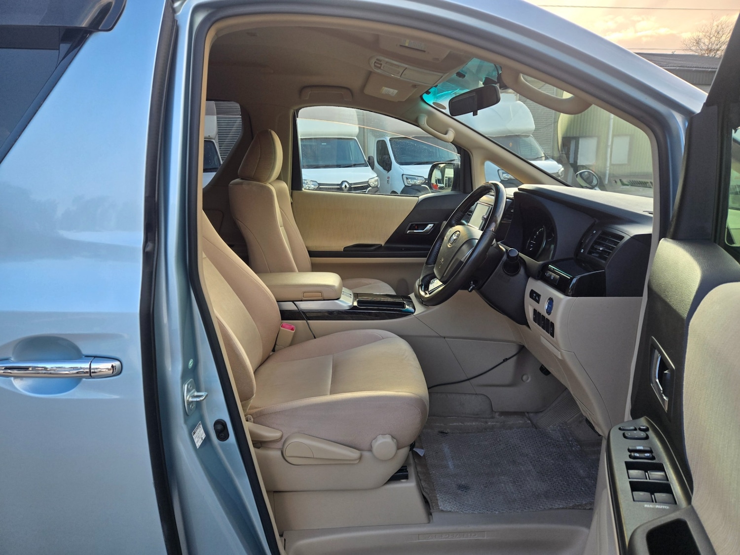 Used Toyota Alphard 2014 for sale - 76437313: Photo 8