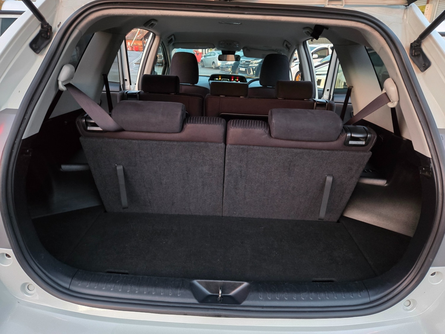 Used Toyota Prius 2019 for sale - 76860139: Photo 11