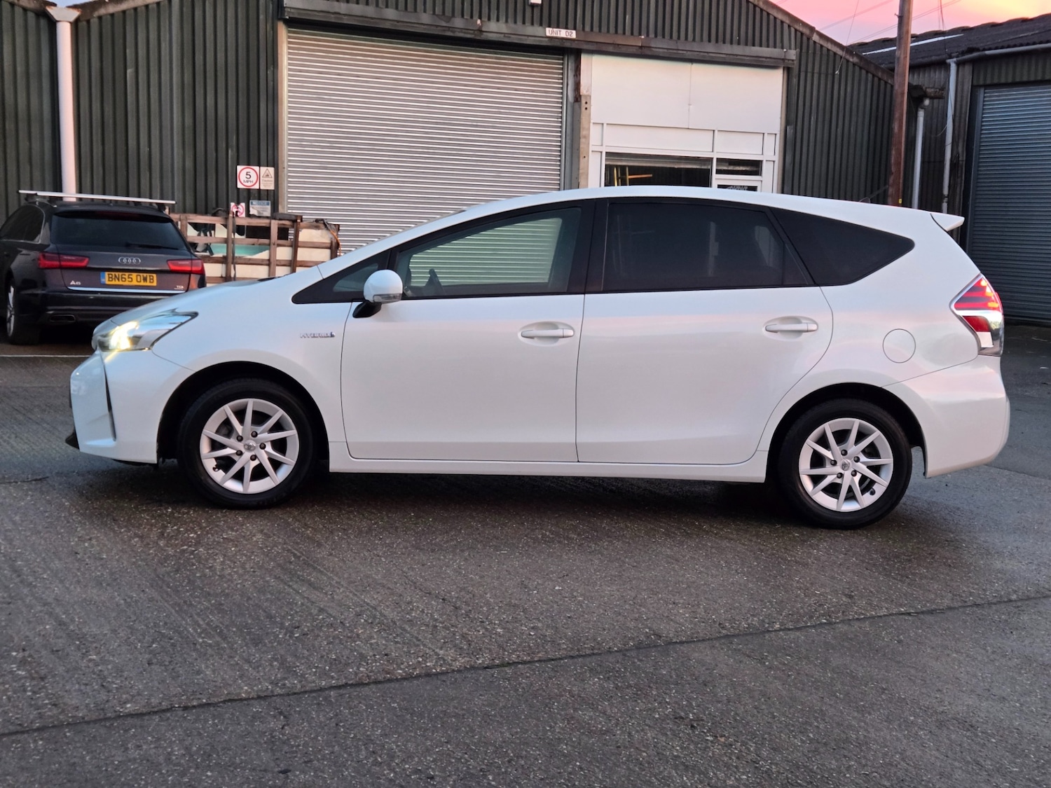 Used Toyota Prius 2019 for sale - 76860139: Photo 3