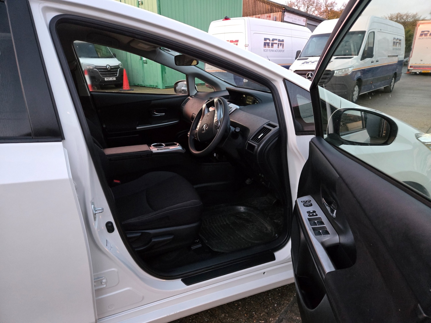 Used Toyota Prius 2019 for sale - 76860139: Photo 7