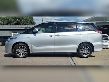 Used Toyota Estima 2019 for sale - 79120068: Photo