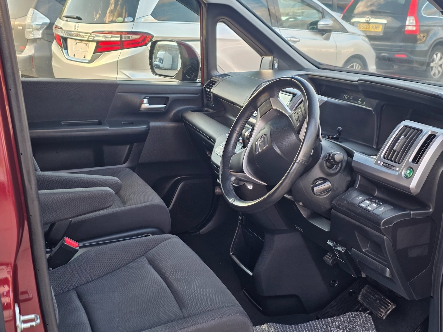 Used Honda Stepwagon 2012 for sale - 77802536: Photo 6