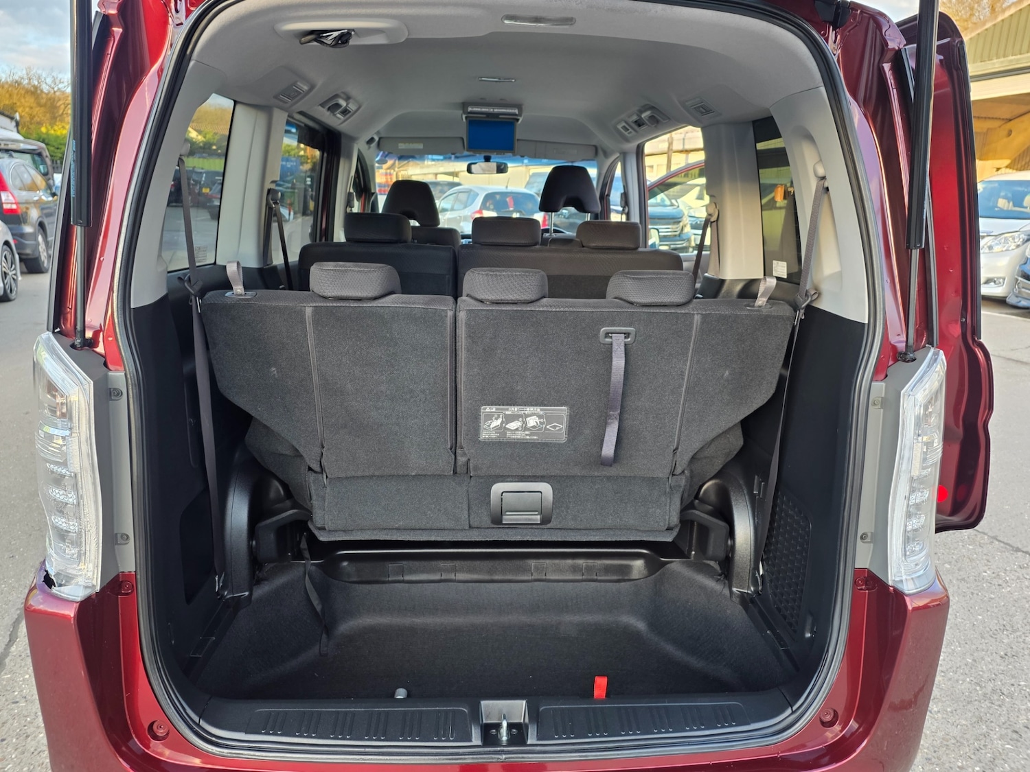 Used Honda Stepwagon 2012 for sale - 77802536: Photo 8