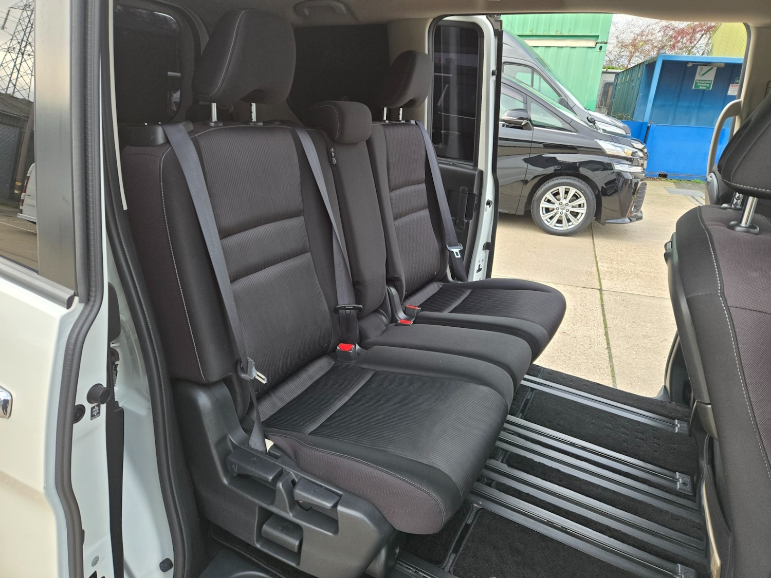 Used Nissan Serena 2019 for sale - 76594763: Photo 11