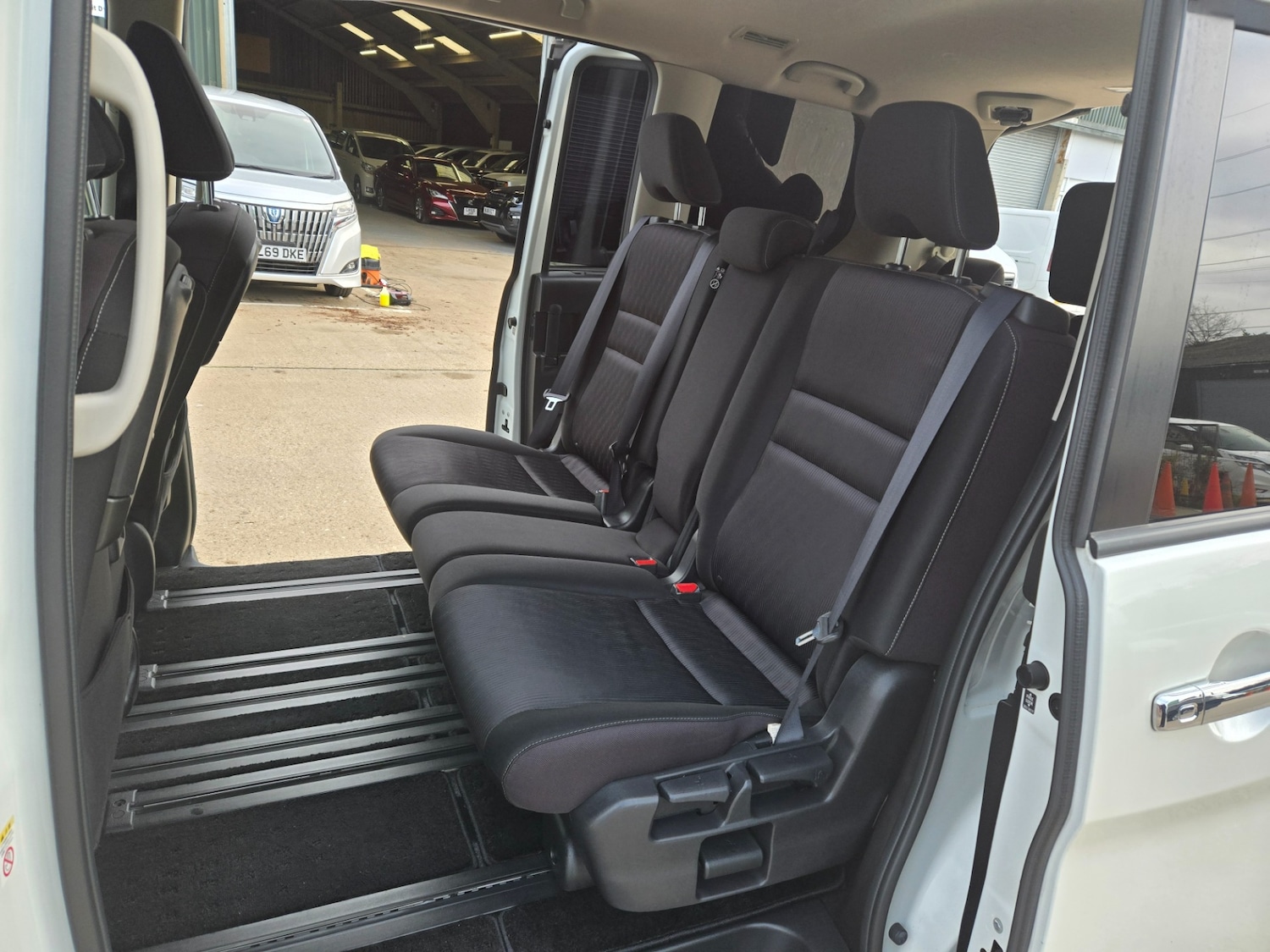 Used Nissan Serena 2019 for sale - 76594763: Photo 13