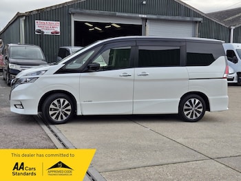 Used Nissan Serena 2019 for sale - 76594763: Photo