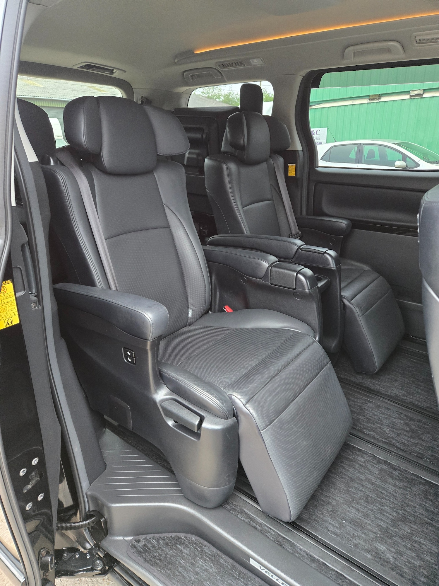 Used Toyota Vellfire 2026 for sale - 78012651: Photo 11