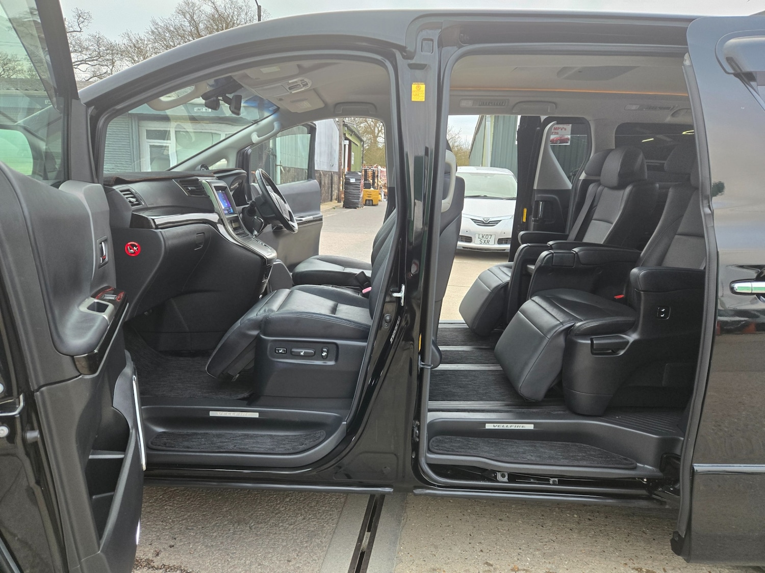 Used Toyota Vellfire 2026 for sale - 78012651: Photo 16