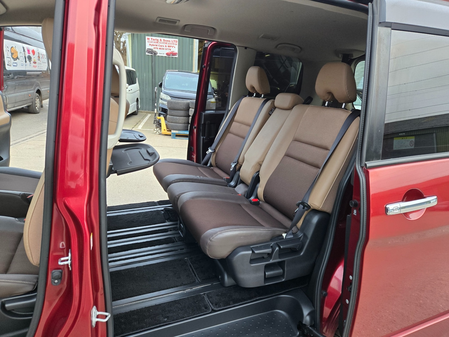 Used Nissan Serena 2017 for sale - 77590372: Photo 13