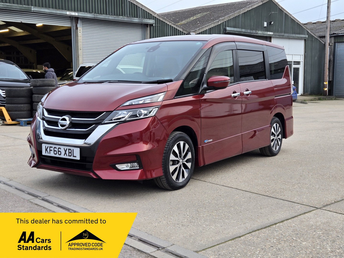 Used Nissan Serena 2017 for sale - 77590372: Photo 2