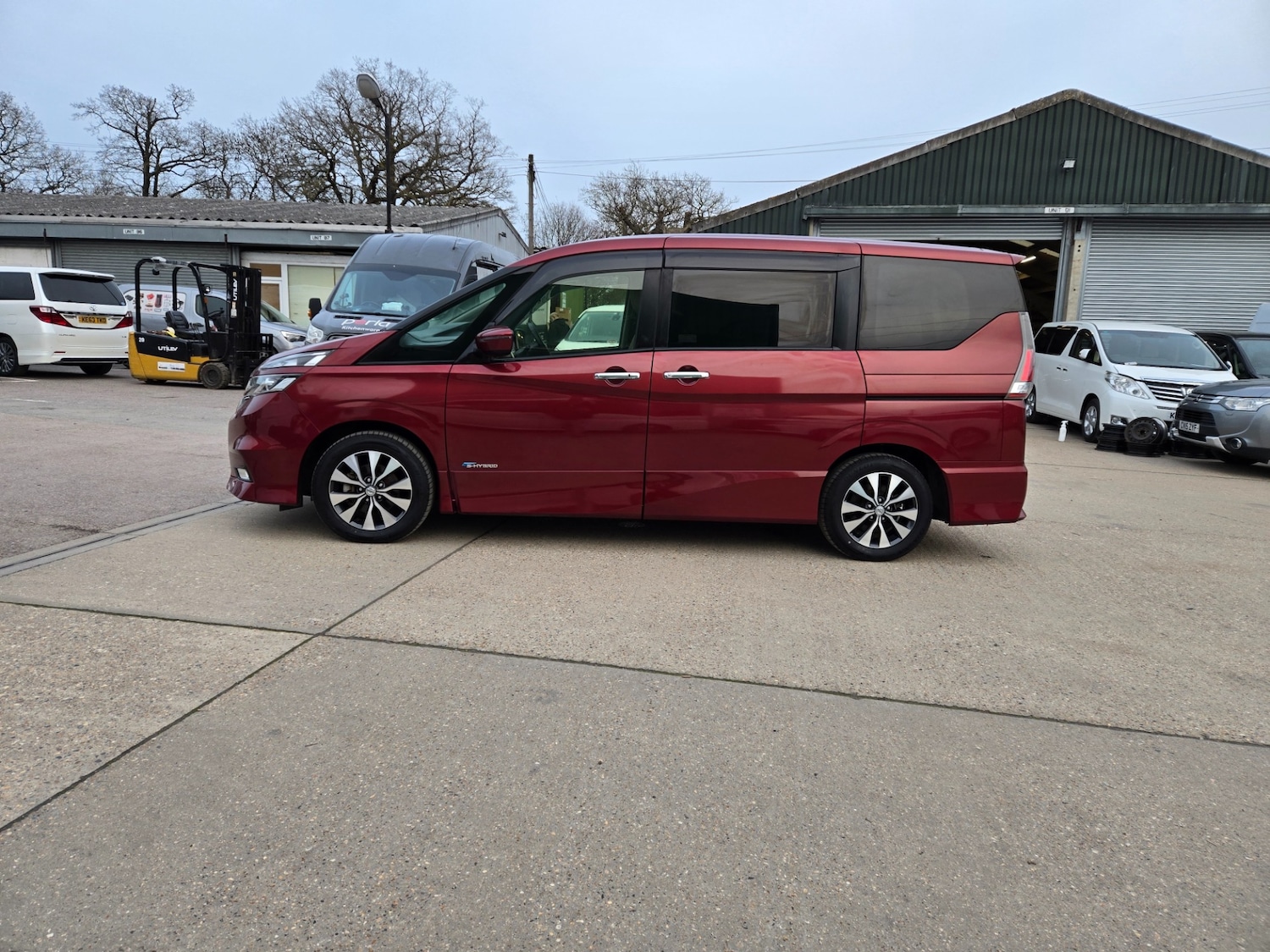 Used Nissan Serena 2017 for sale - 77590372: Photo 3