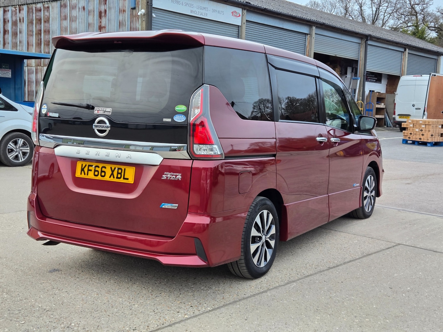 Used Nissan Serena 2017 for sale - 77590372: Photo 6