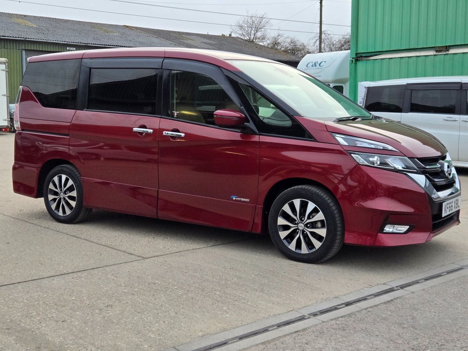 Used Nissan Serena 2017 for sale - 77590372: Photo 8