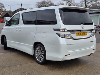 Used Toyota Vellfire 2014 for sale - 77562607: Photo