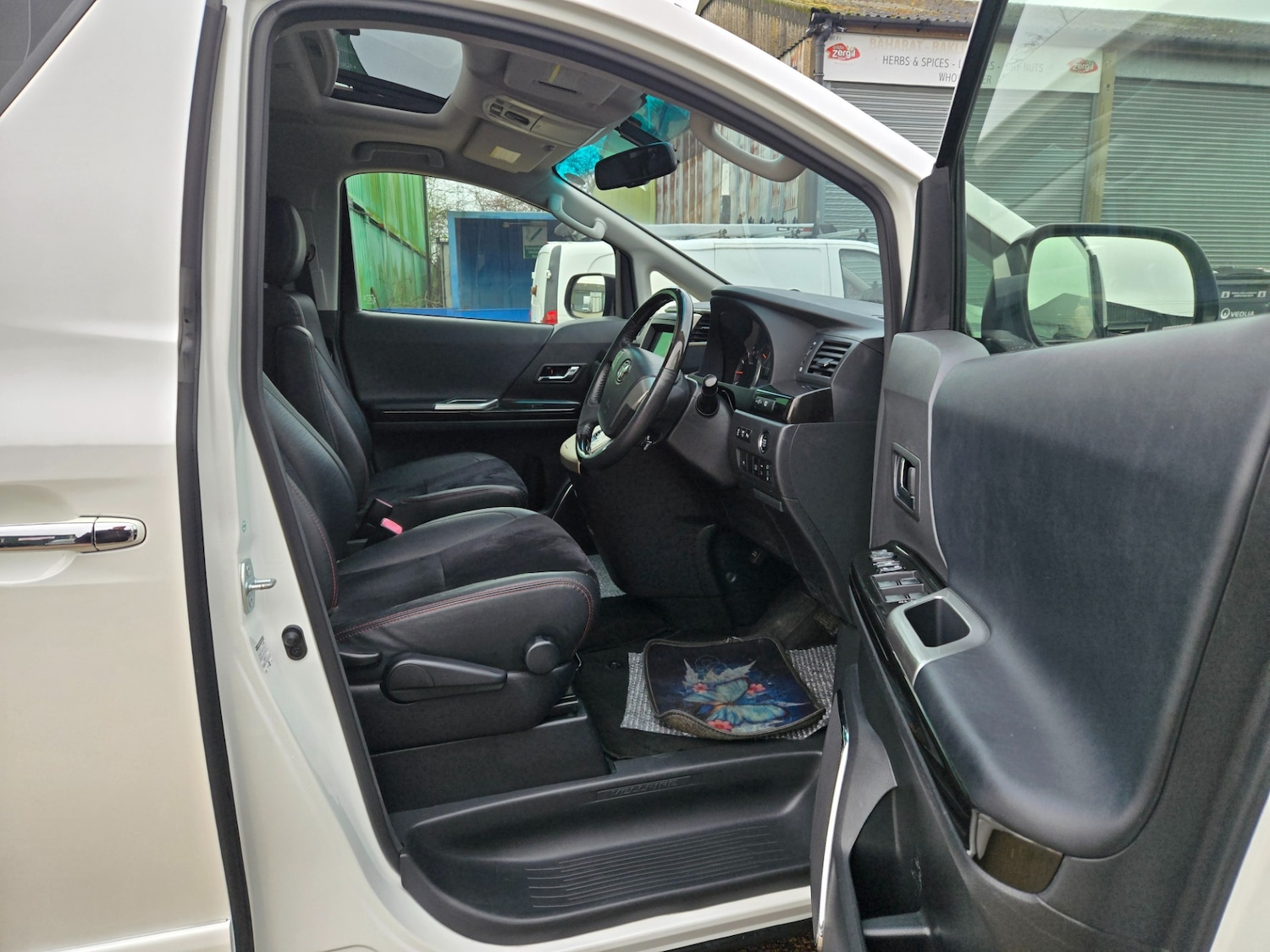 Used Toyota Vellfire 2026 for sale - 77562607: Photo 7