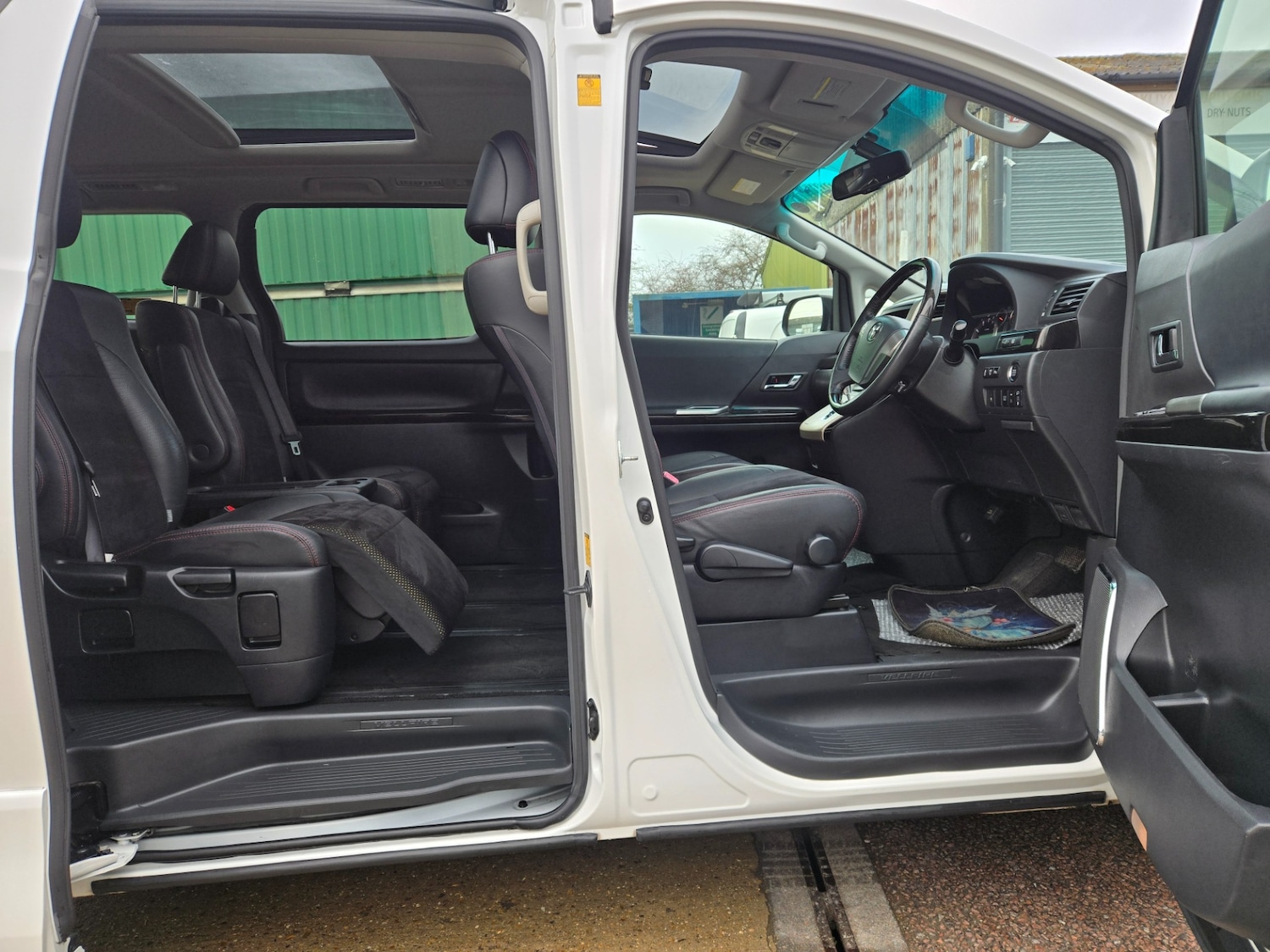 Used Toyota Vellfire 2026 for sale - 77562607: Photo 8