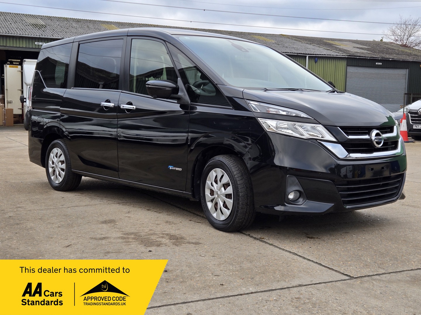 Used Nissan Serena 2017 for sale - 76860108: Photo 1
