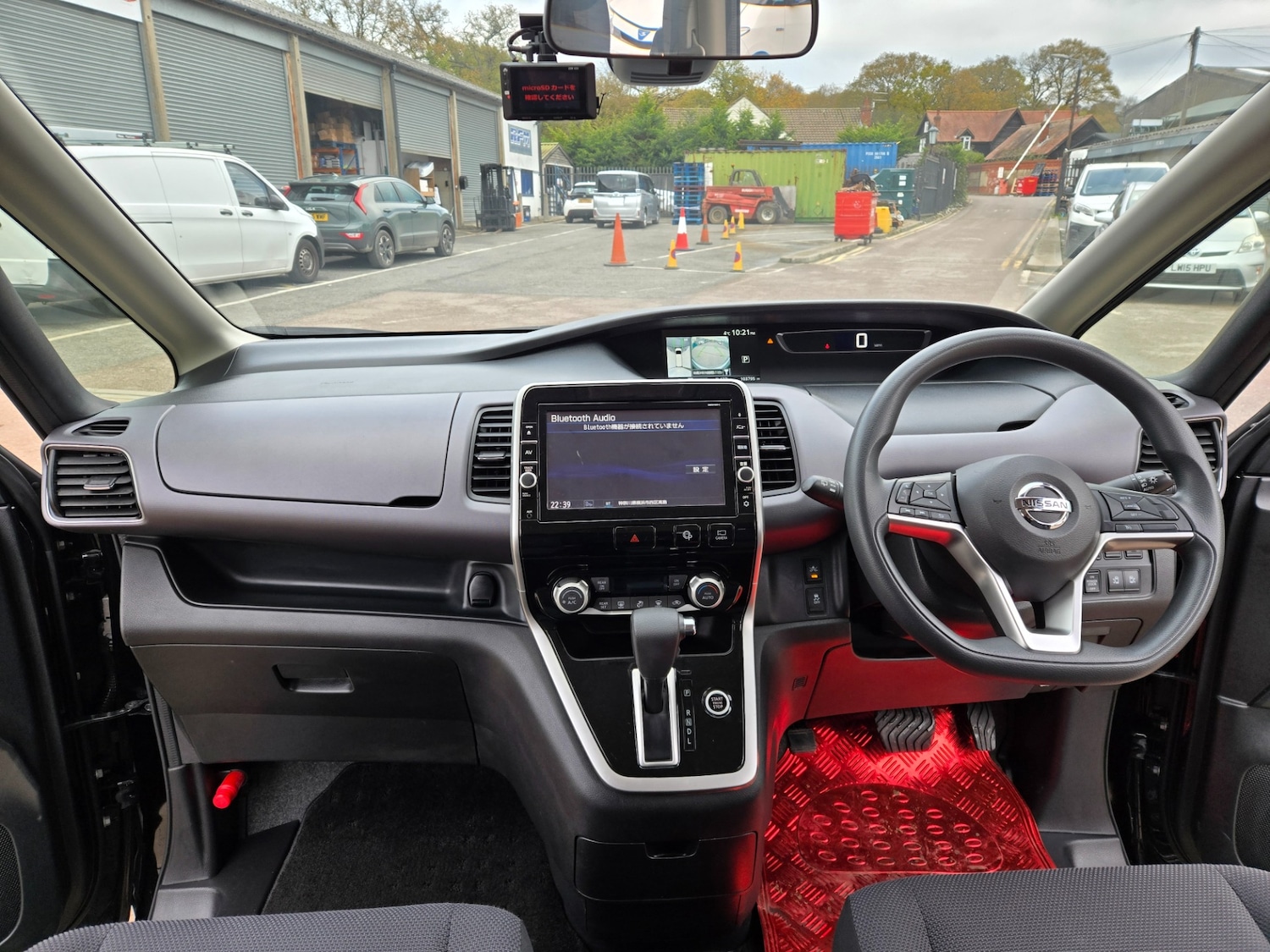 Used Nissan Serena 2017 for sale - 76860108: Photo 14