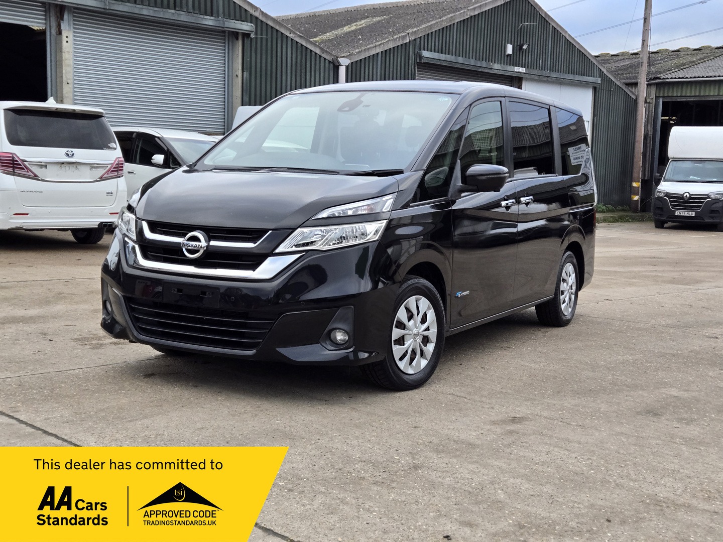 Used Nissan Serena 2017 for sale - 76860108: Photo 3