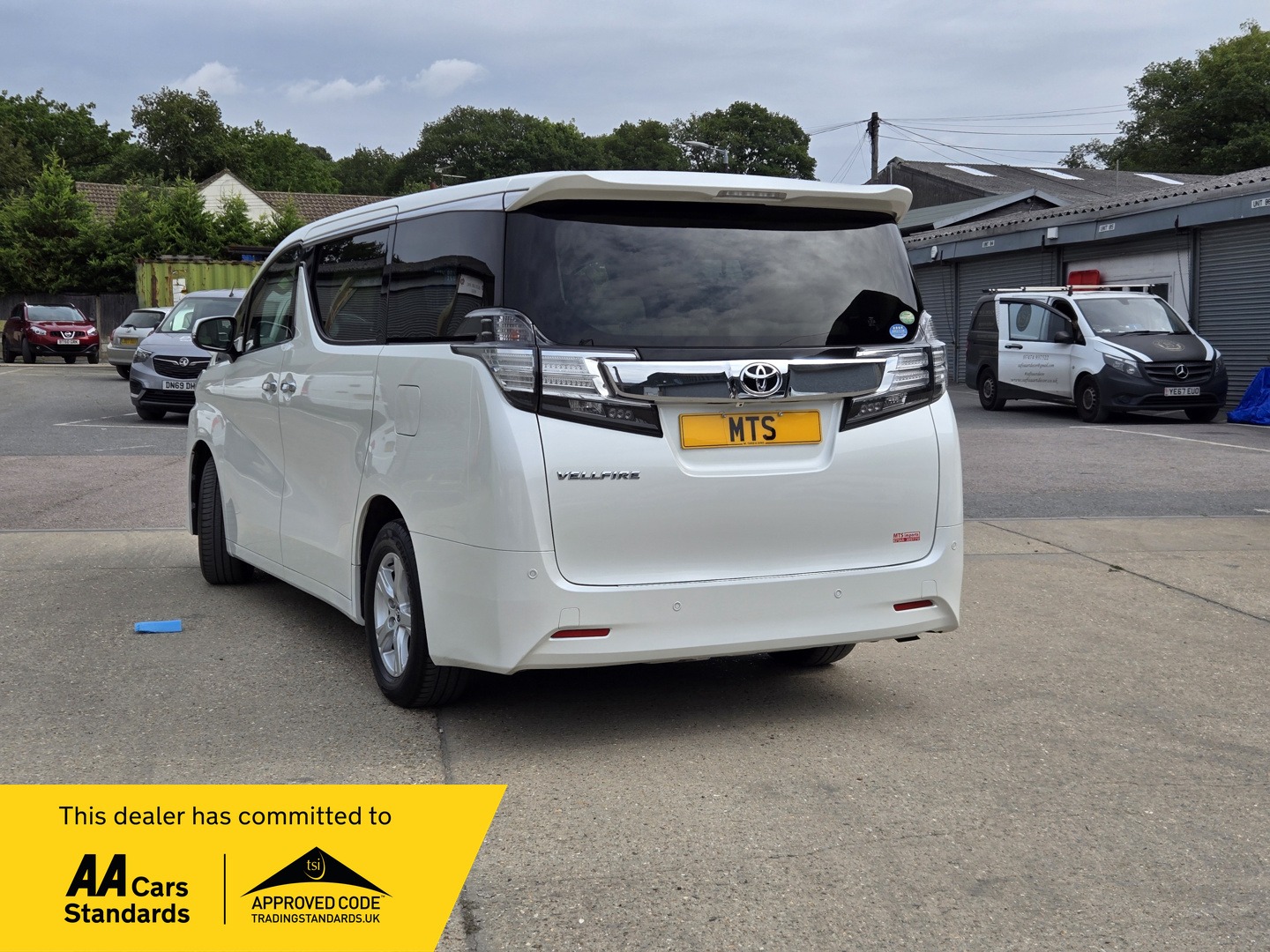 Used Toyota Vellfire 2017 for sale - 75560321: Photo 10