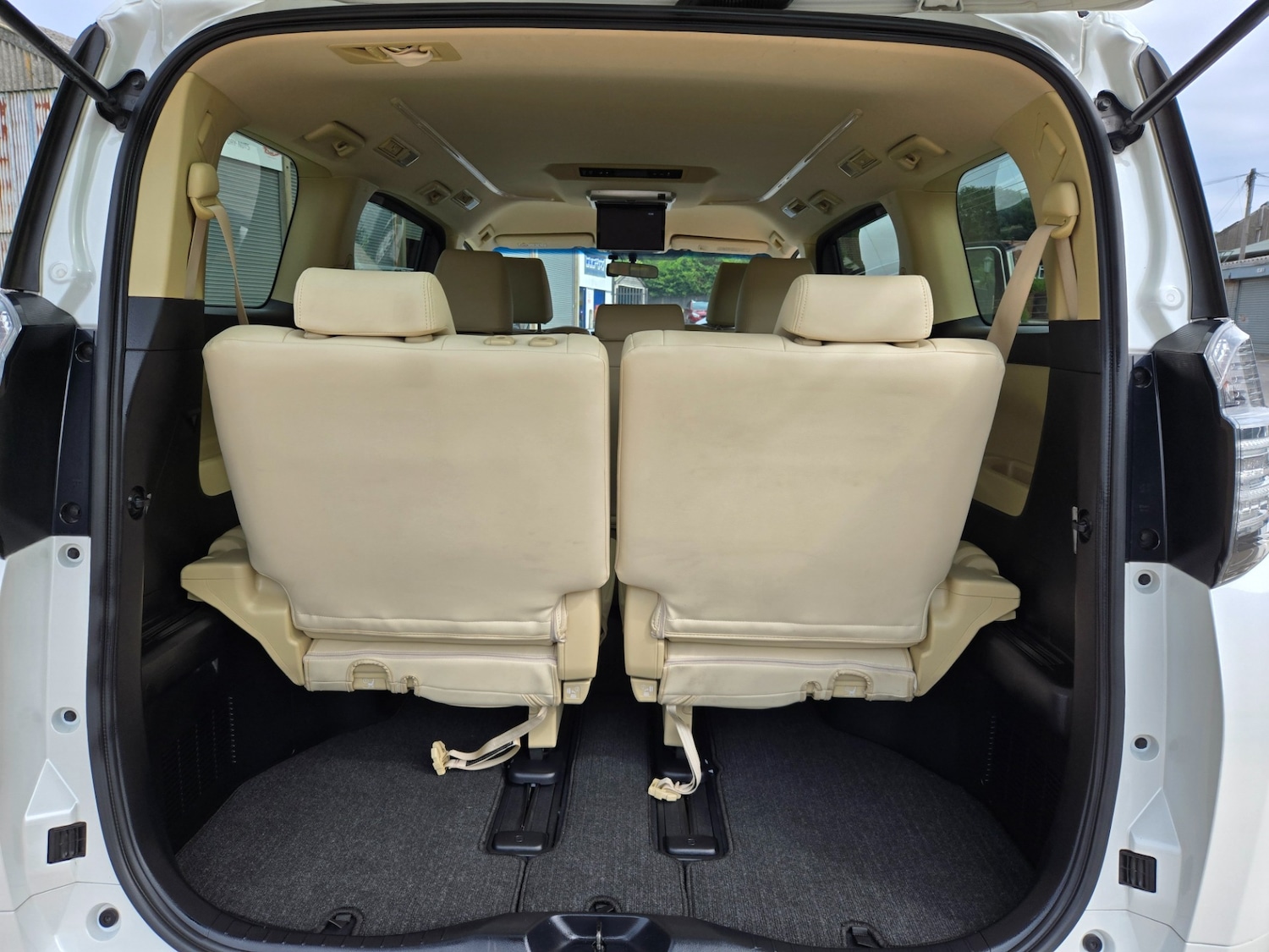 Used Toyota Vellfire 2017 for sale - 75560321: Photo 12