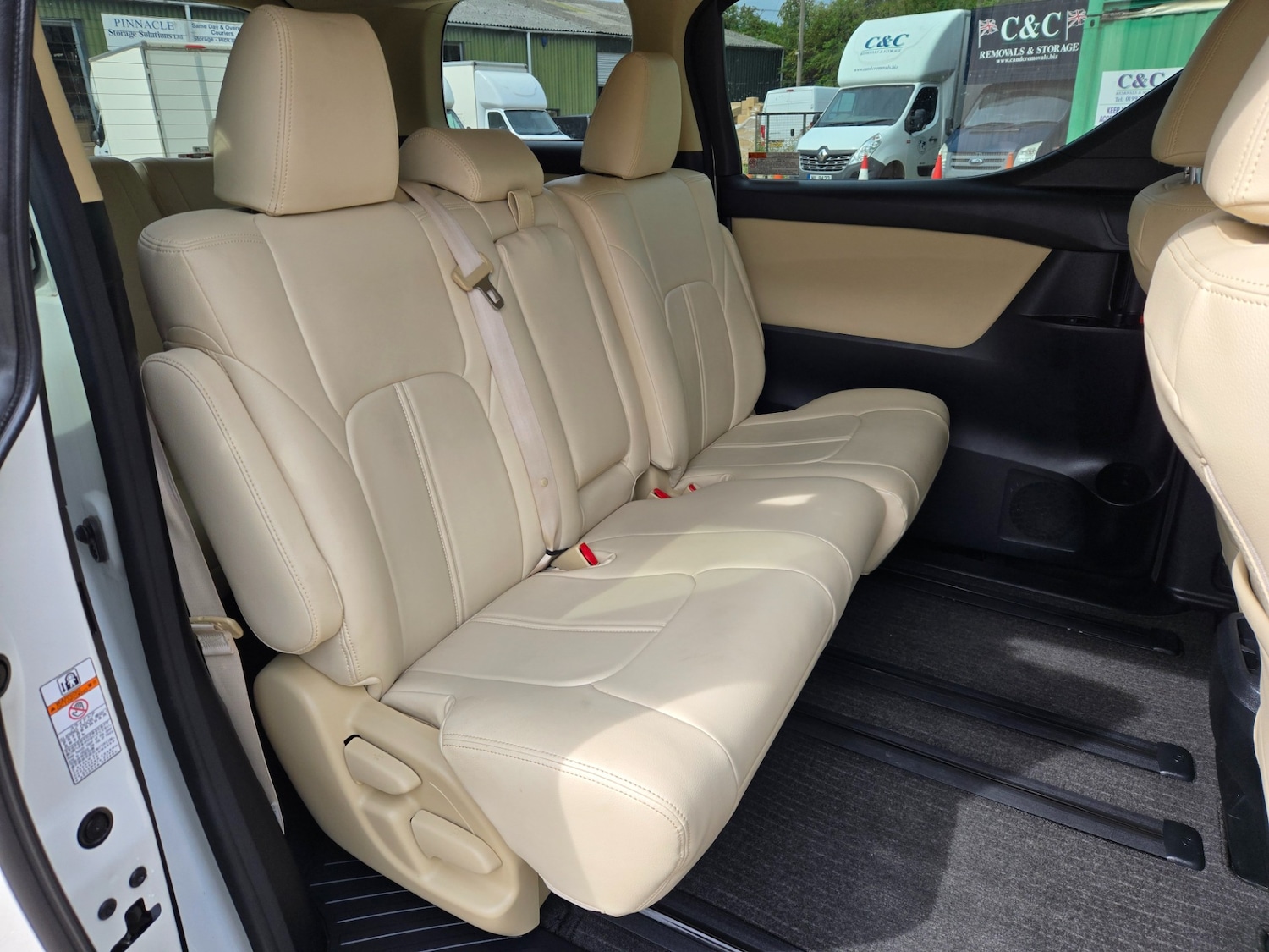 Used Toyota Vellfire 2017 for sale - 75560321: Photo 14