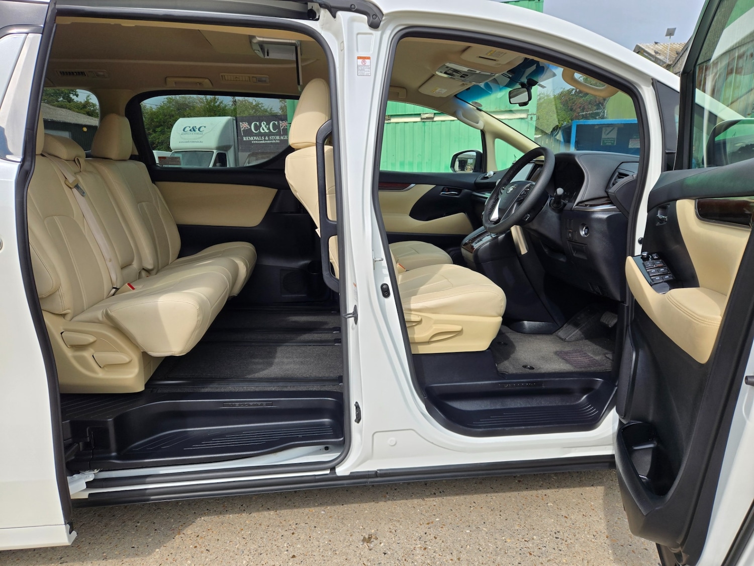 Used Toyota Vellfire 2017 for sale - 75560321: Photo 15