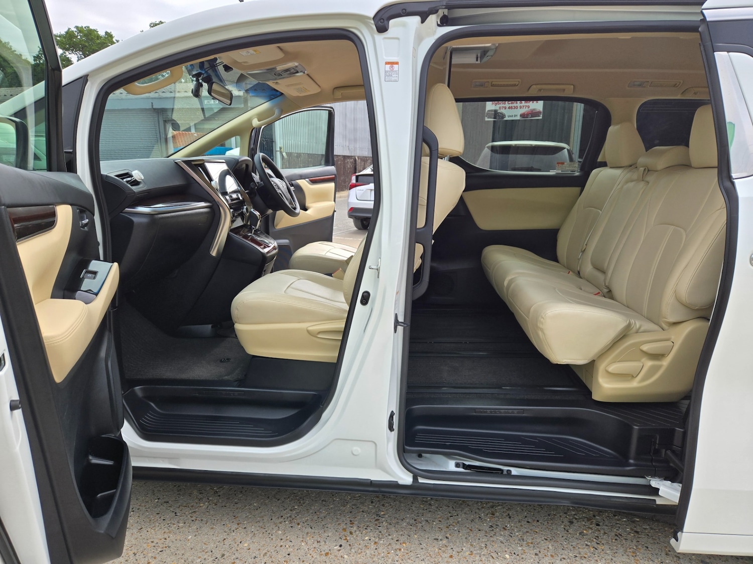 Used Toyota Vellfire 2017 for sale - 75560321: Photo 16