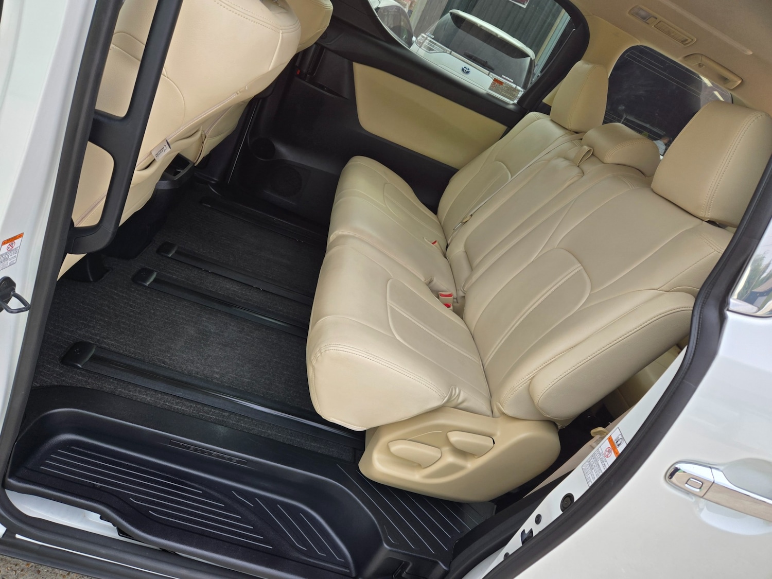 Used Toyota Vellfire 2017 for sale - 75560321: Photo 17