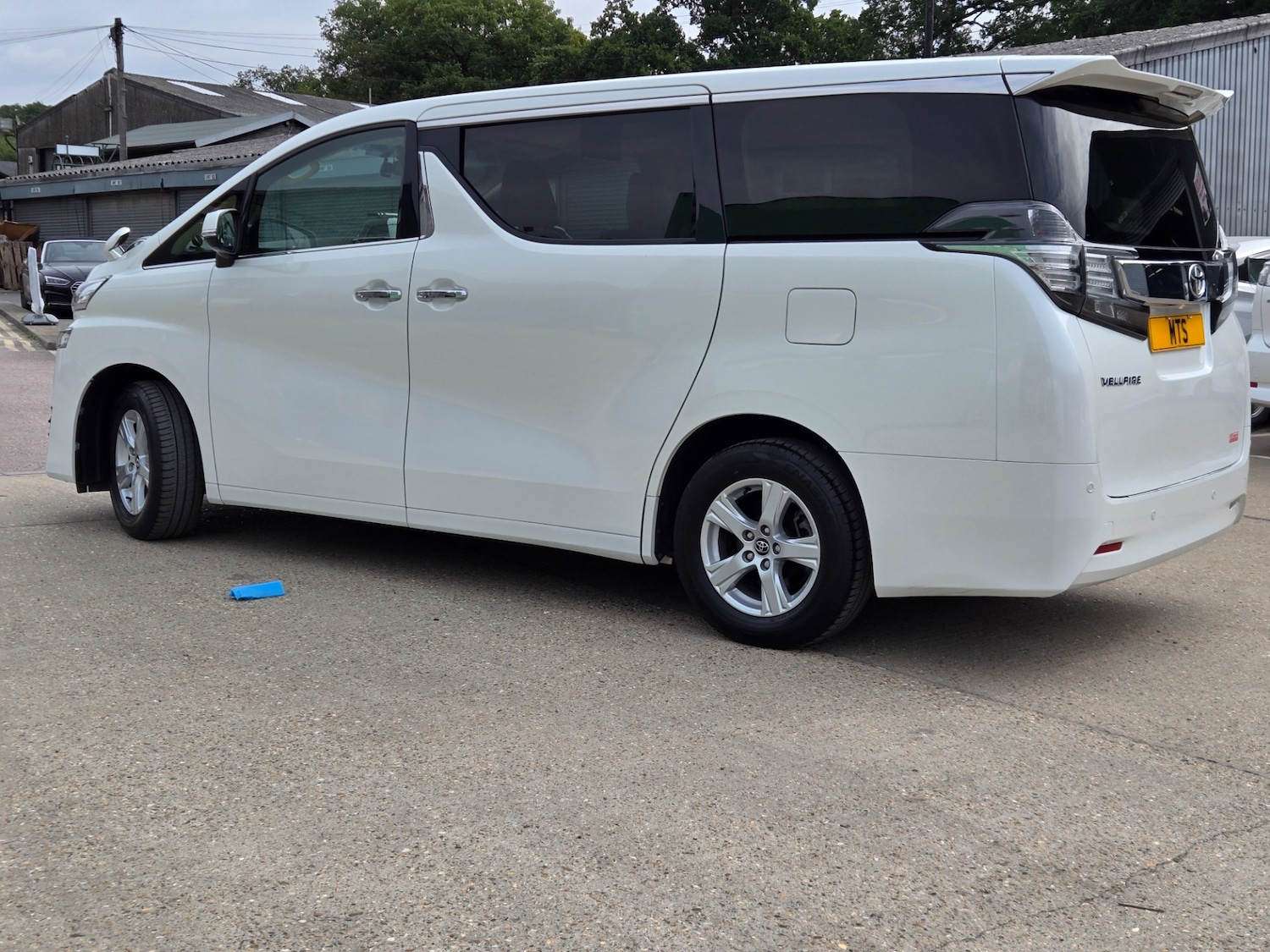 Used Toyota Vellfire 2017 for sale - 75560321: Photo 4