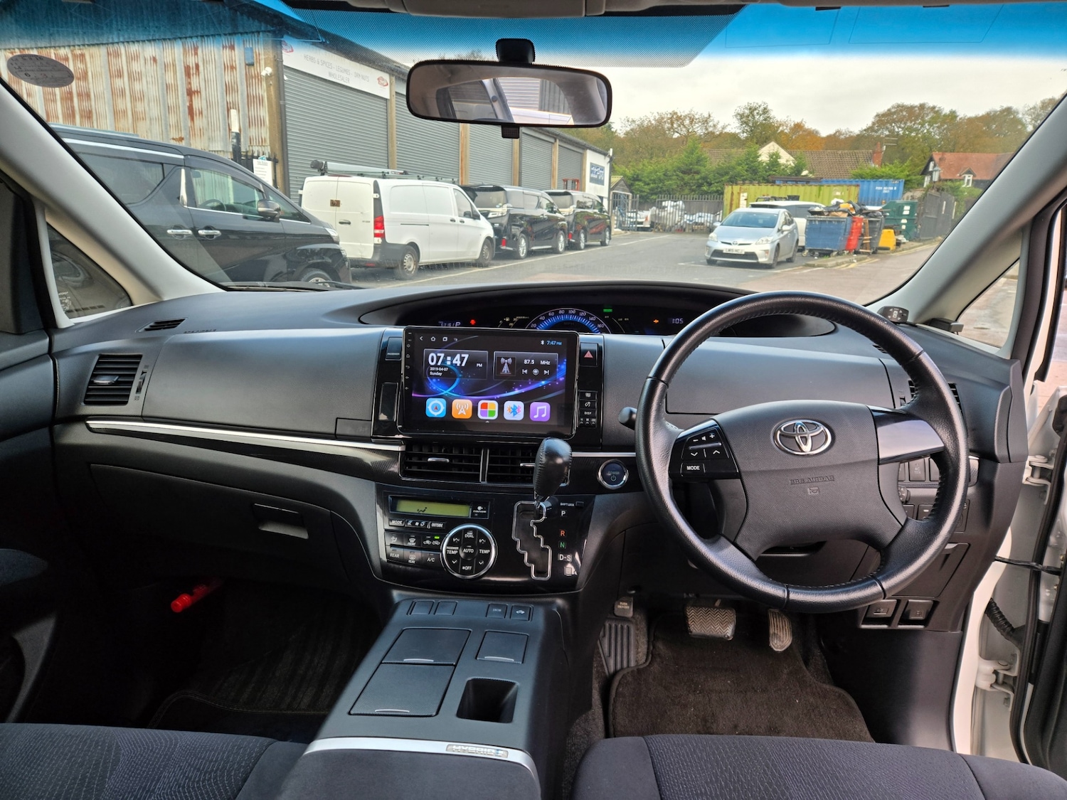 Used Toyota Estima 2013 for sale - 76594732: Photo 12