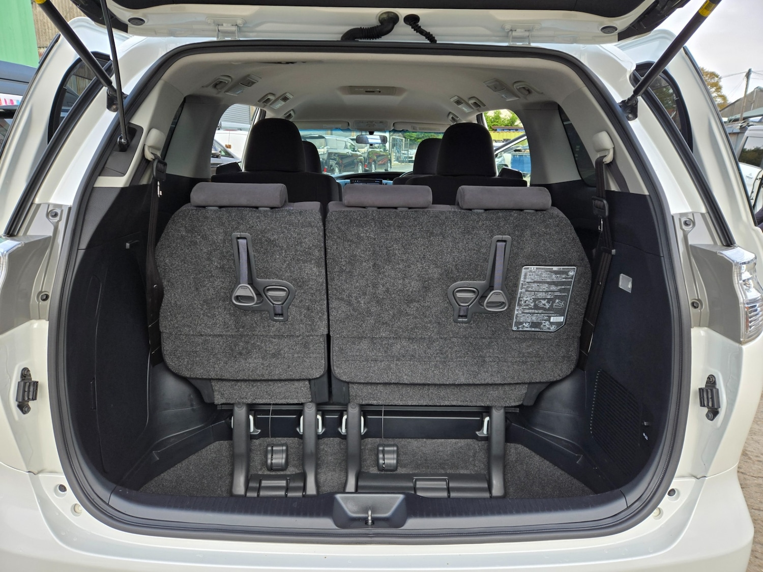 Used Toyota Estima 2013 for sale - 76594732: Photo 14