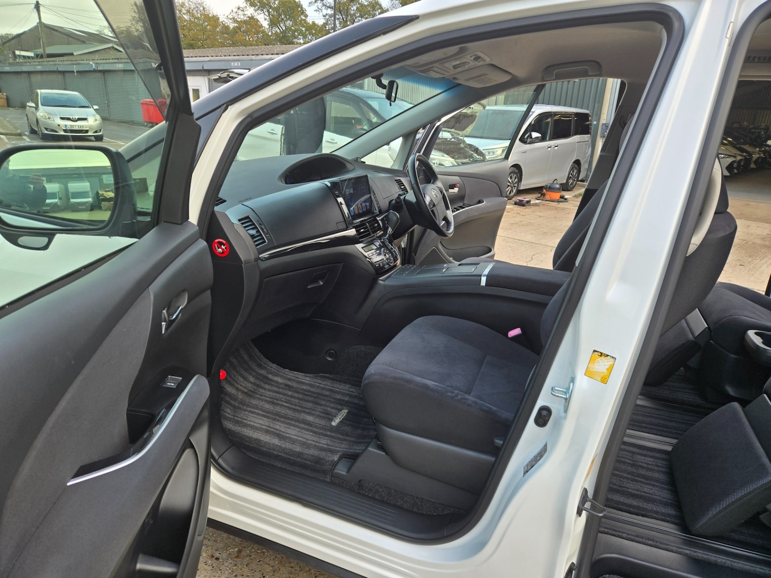 Used Toyota Estima 2013 for sale - 76594732: Photo 16