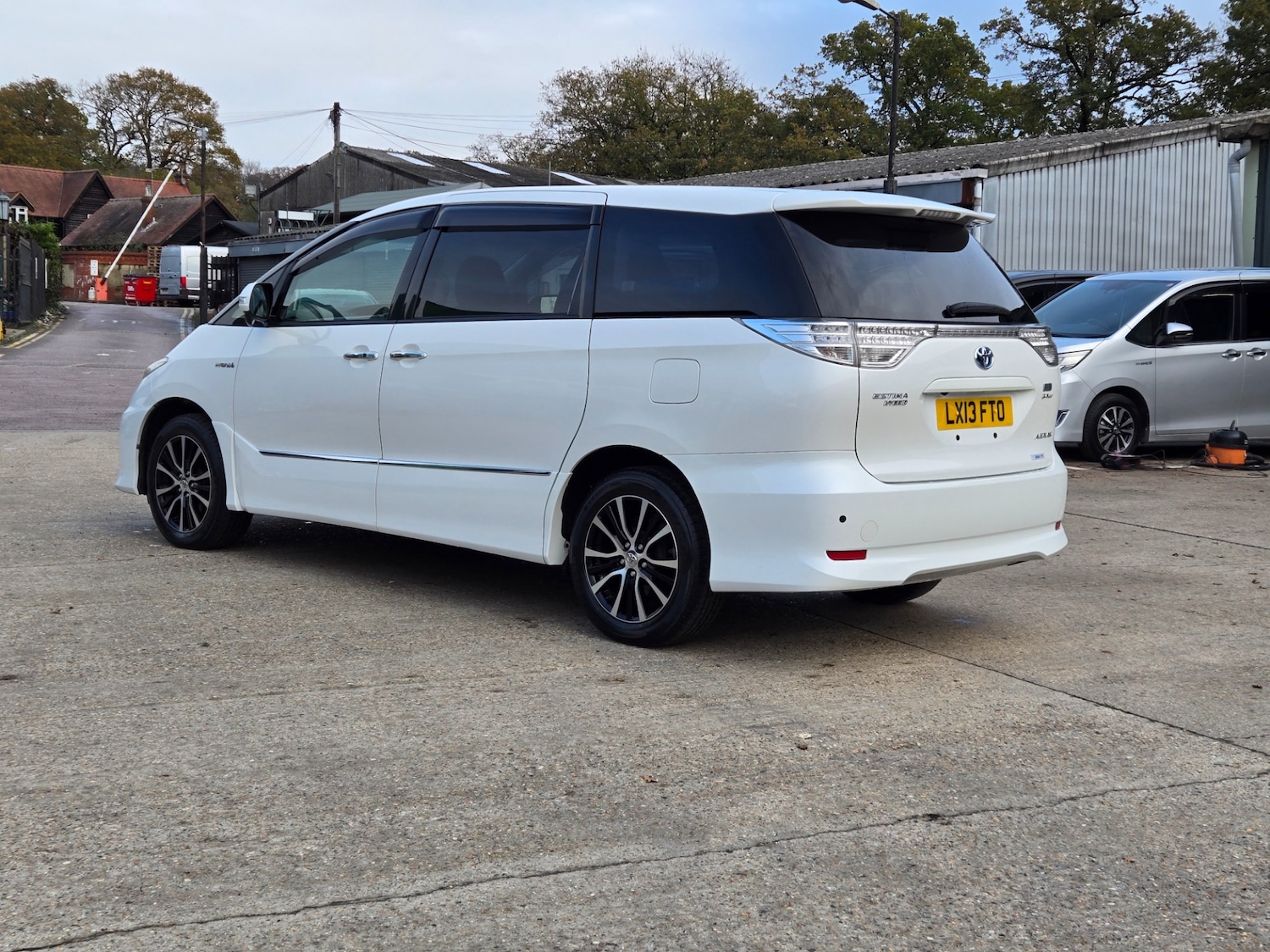 Used Toyota Estima 2013 for sale - 76594732: Photo 5