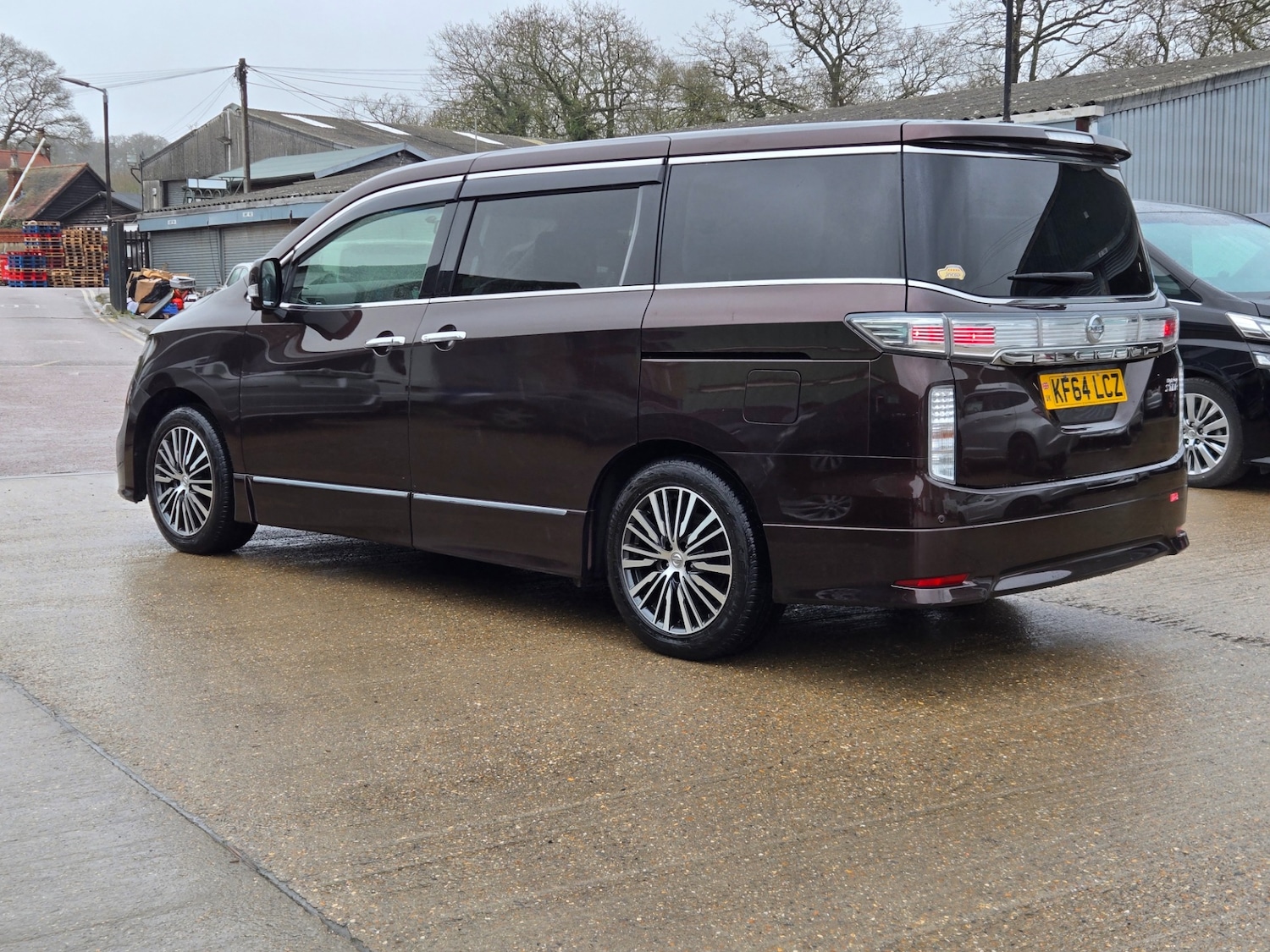 Used Nissan Elgrand 2026 for sale - 77802442: Photo 5