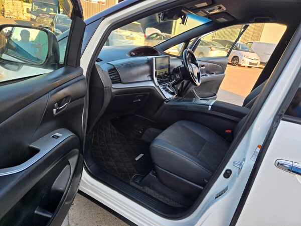 Used Toyota Estima 2017 for sale - 75625774: Photo 15
