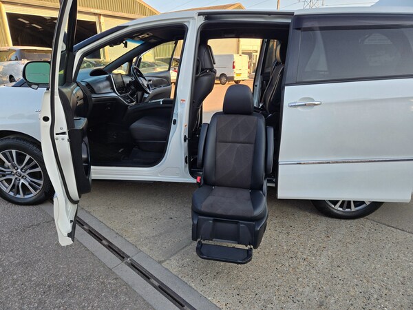 Used Toyota Estima 2017 for sale - 75625774: Photo 17